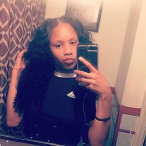 Meet your Posher, Chanel